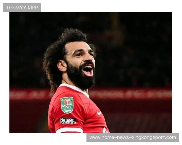 利物浦长传反击造门将扑救失误，萨拉赫补射入网